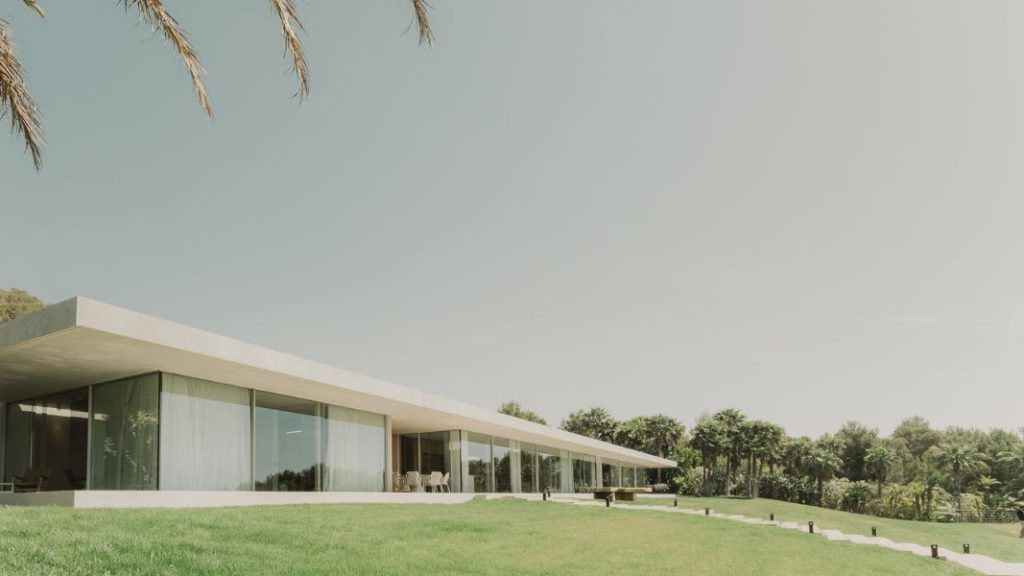 VILLA KETTY - 12BD - 2POOLS - SPA - GYM.pdf