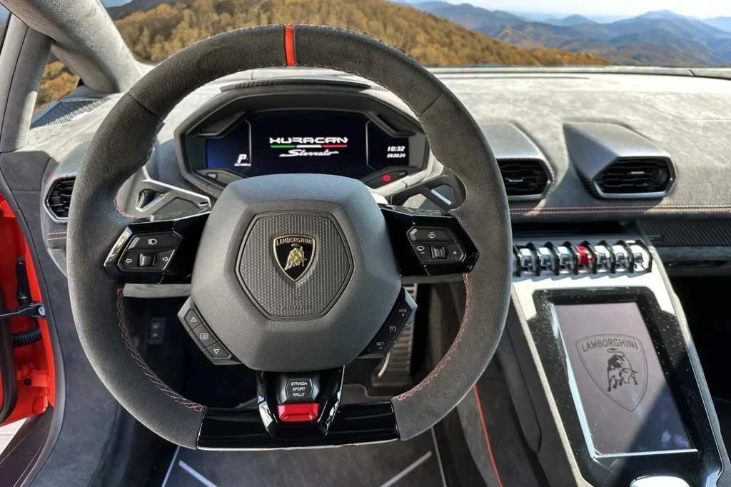 LAMBORGHINI STERRATO 2025 3